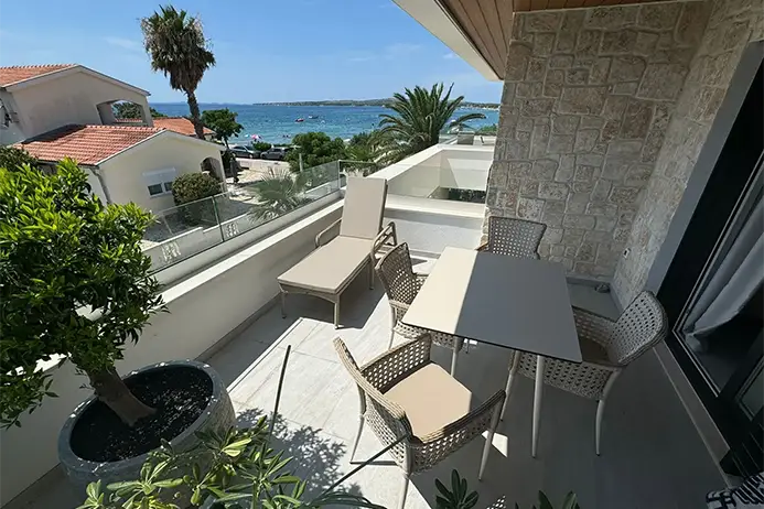 Apartment 3-3