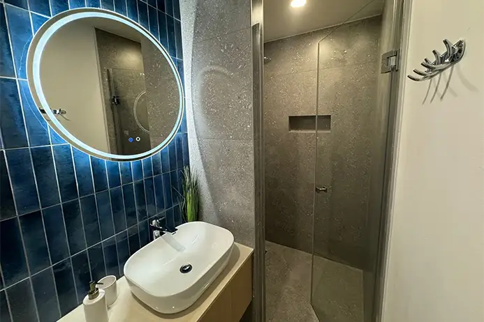 Bathroom 1-1