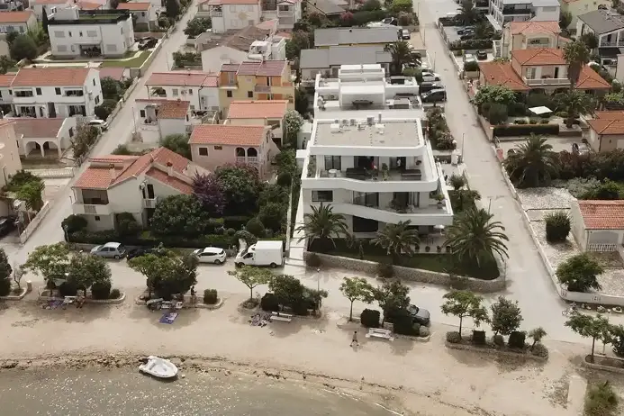 Building aerial photo 1