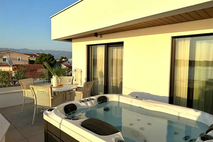 Jacuzzi 2