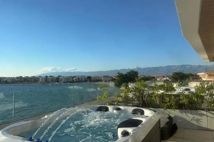 Jacuzzi 4